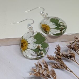 Daisy circle silver earrings